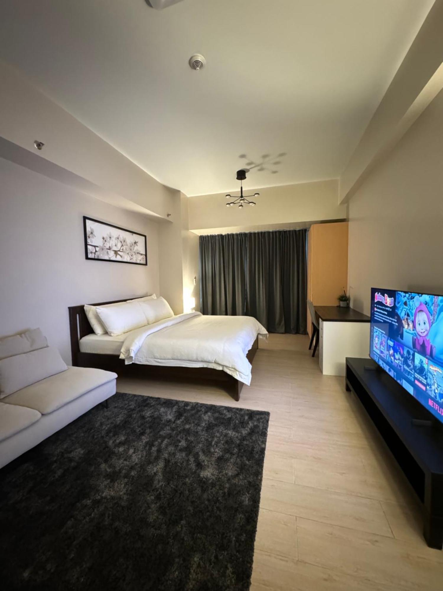 81 Newport Blvd Cluster 5 Unit 3f By Rechelle Nunag Aparthotel Manila
